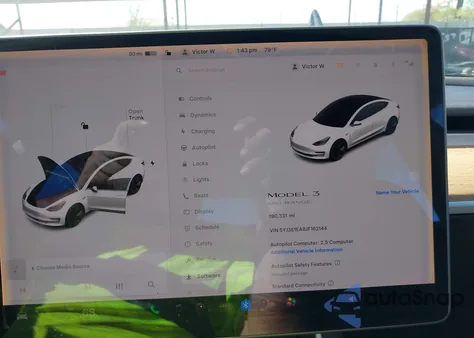 2018 Tesla Model 3 Long Range/Mid Range из США, поврежденный, VIN 5YJ3E1EA8JF162144